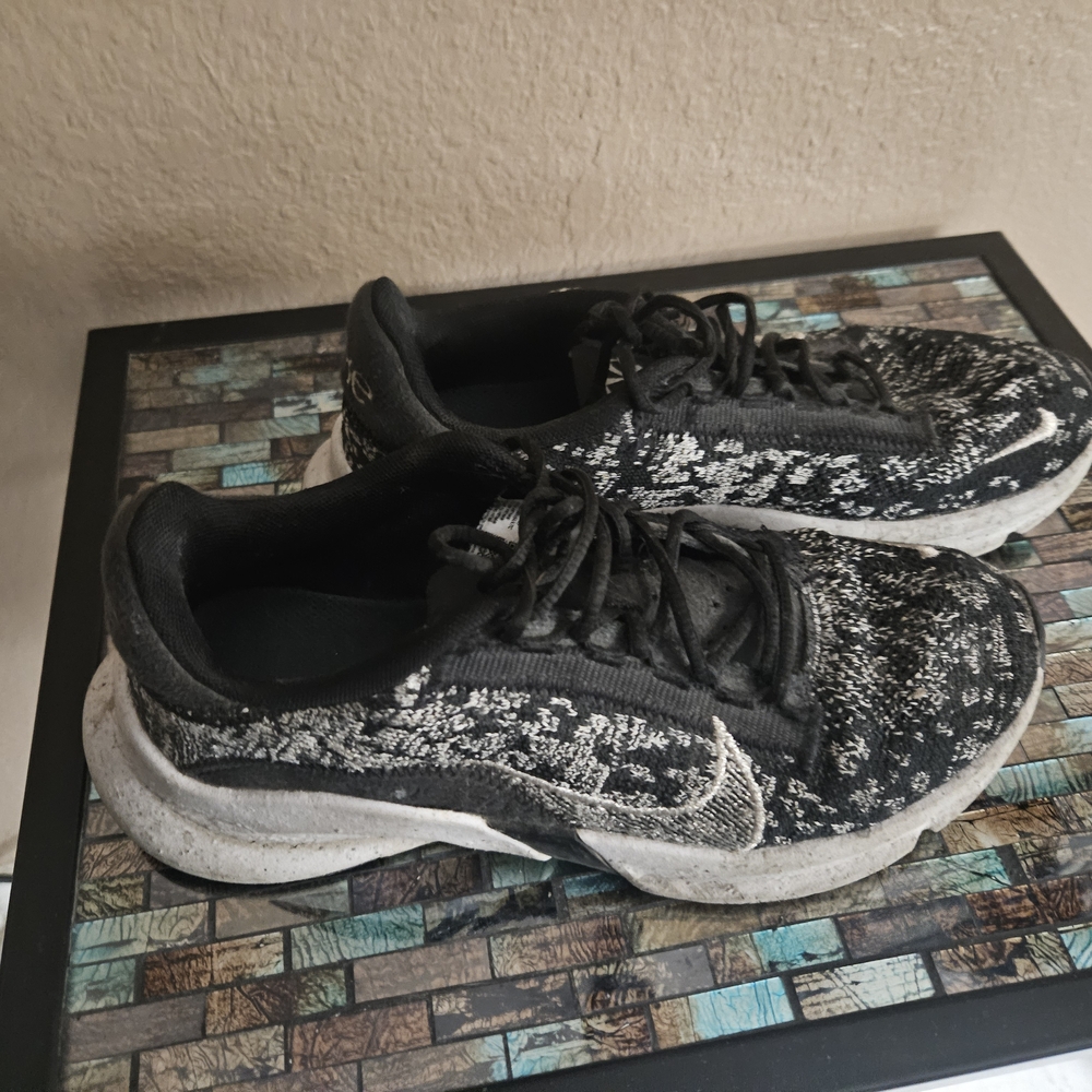 Nike Black and White Camo Athletic Shoes for Performance